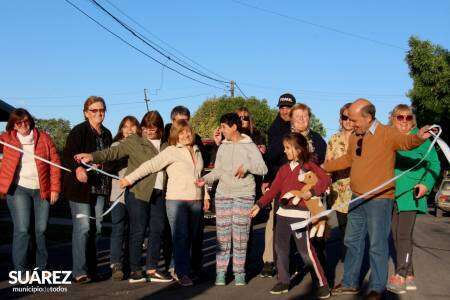 Junto a los vecinos de Barrio Cristo Redentor el Intendente Ricardo Moccero inauguró pavimento