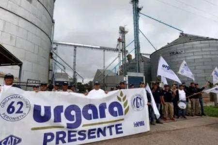 Recibidores de granos levantan paro en acopios luego de acuerdo