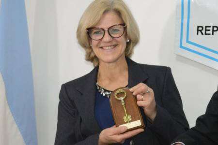 Karina Steinbach asumió un nuevo mandato como presidente de Rotary Las Colonias