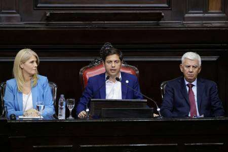 Kicillof puso en duda su participación en el Pacto de Mayo: “Arranquen si no llegamos”
