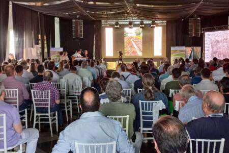 Concluyó con gran éxito e importante convocatoria el Cuarto Simposio de Caminos Rurales en Tres Arroyos