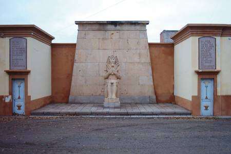 Monumento histórico nacional bodega FARAÓN