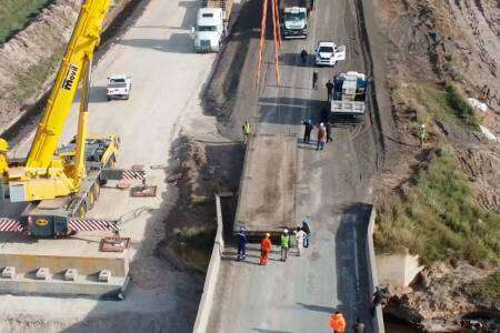 Ruta 65: así instalaban el puente alternativo en el tramo Guaminí - Laguna Alsina