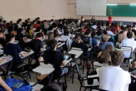 Un estudiante universitario necesita más de $ 783 mil por mes para vivir en Bahía