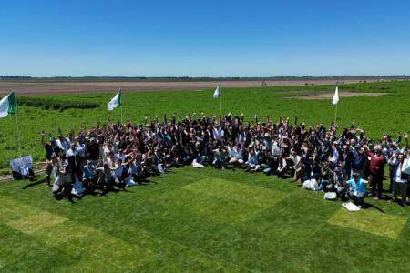 Criadero El Cencerro mostró su programa de mejoramiento genético en su Jornada de Césped 2025