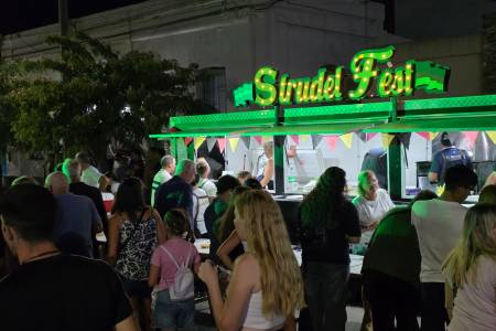 Sommernacht: Santa María vivió su primera Fiesta Peatonal
